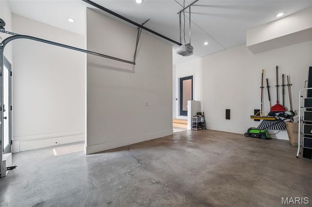 3215 Jasper Park, St Louis, MO 63139