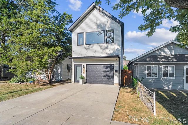 3215 Jasper Park, St Louis, MO 63139