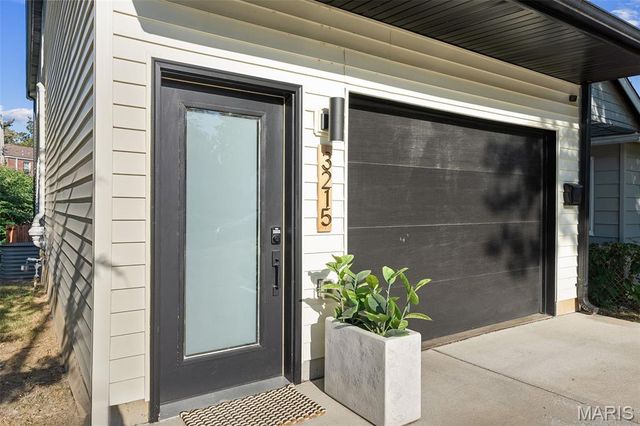 3215 Jasper Park, St Louis, MO 63139