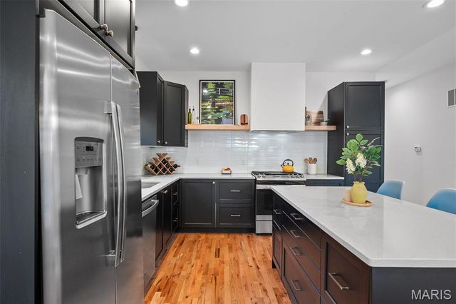 3215 Jasper Park, St Louis, MO 63139