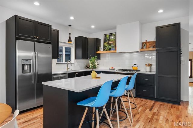 3215 Jasper Park, St Louis, MO 63139