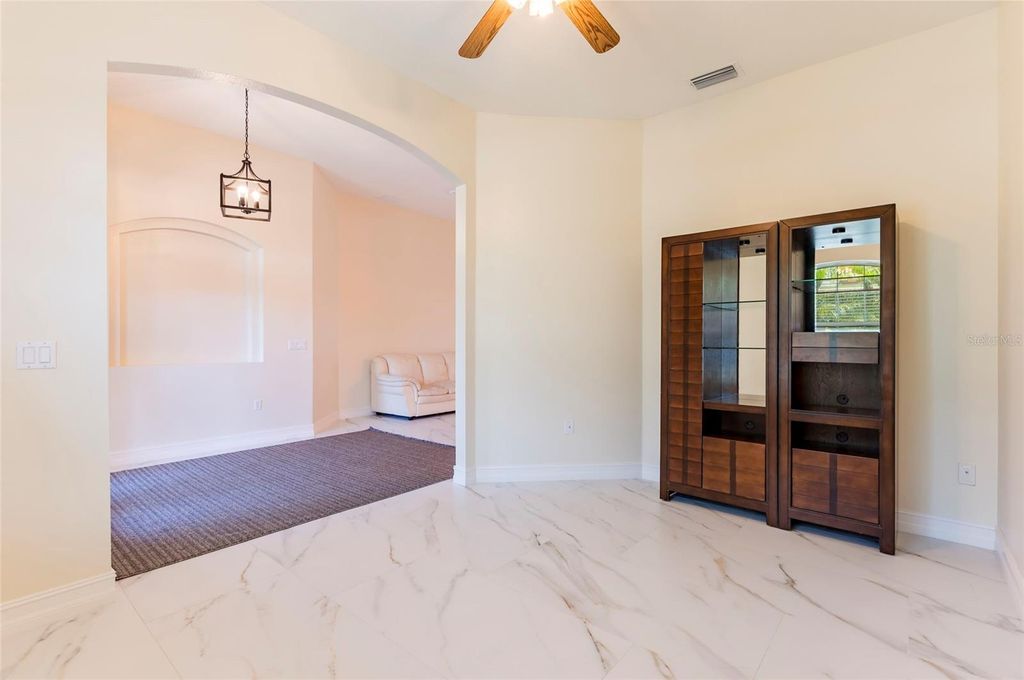 Image 14 of property listing at 4423 USEPPA DRIVE, Bradenton, FL 34203