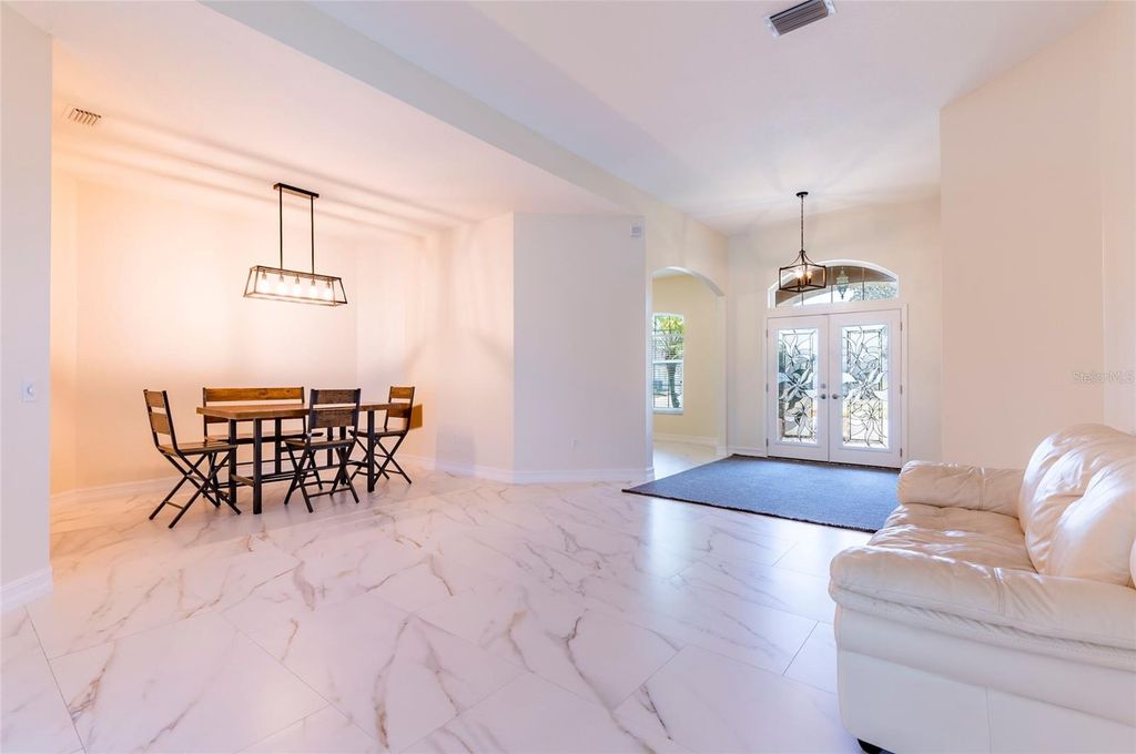 Image 18 of property listing at 4423 USEPPA DRIVE, Bradenton, FL 34203