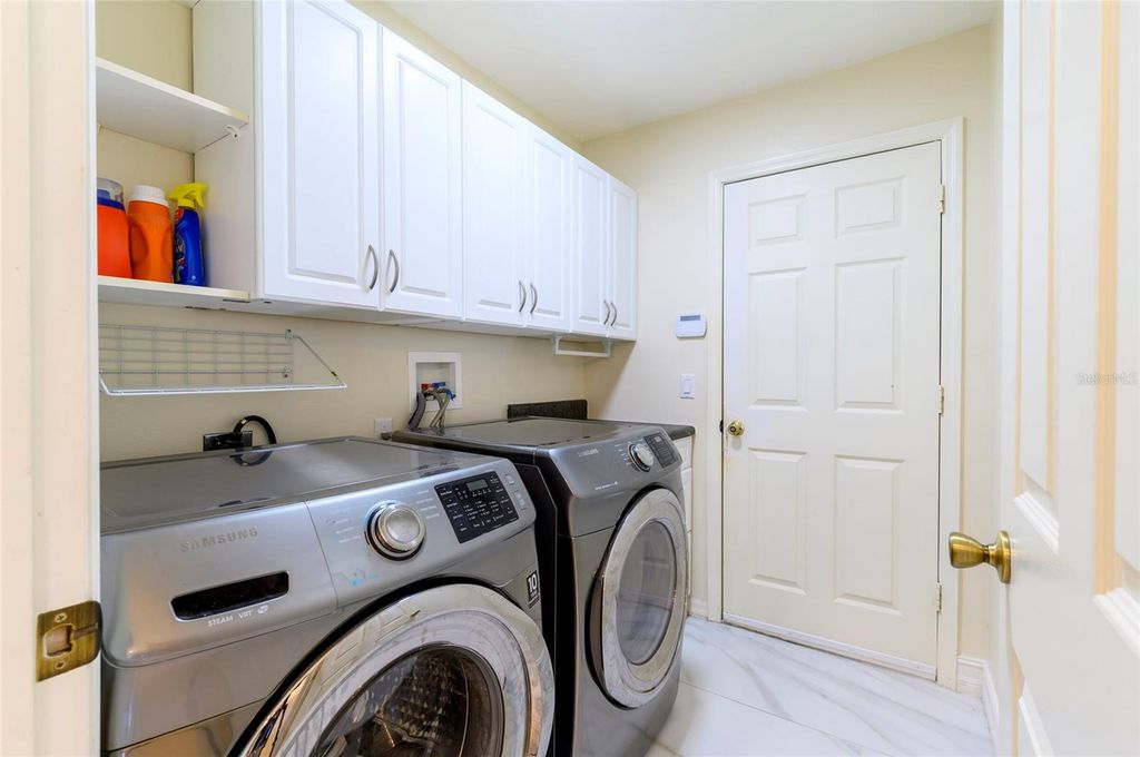 Image 22 of property listing at 4423 USEPPA DRIVE, Bradenton, FL 34203