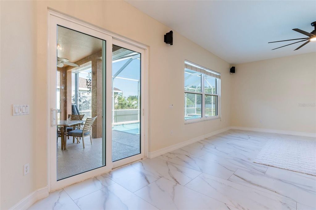 Image 23 of property listing at 4423 USEPPA DRIVE, Bradenton, FL 34203