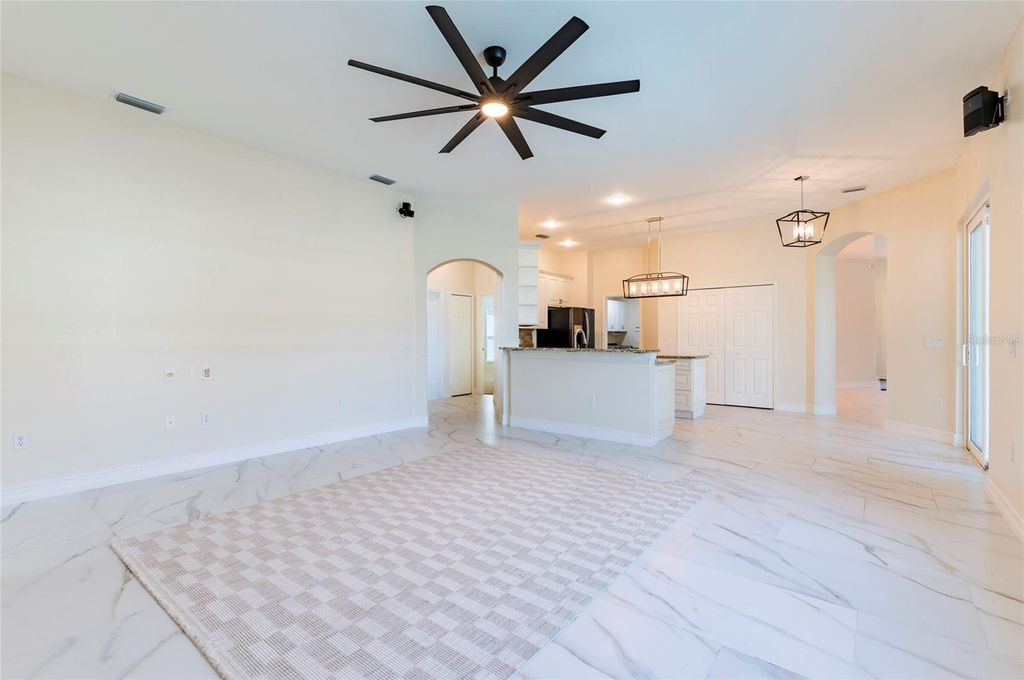 Image 27 of property listing at 4423 USEPPA DRIVE, Bradenton, FL 34203