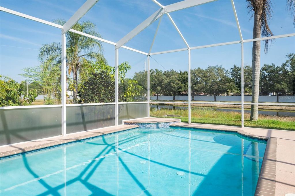 Image 43 of property listing at 4423 USEPPA DRIVE, Bradenton, FL 34203