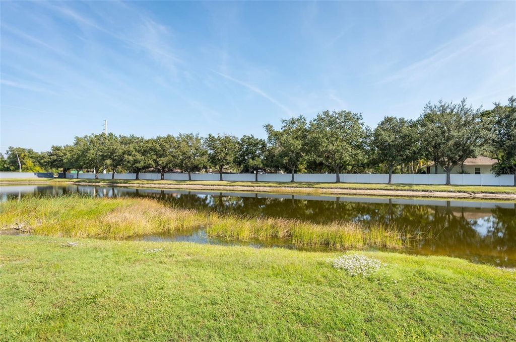 Image 47 of property listing at 4423 USEPPA DRIVE, Bradenton, FL 34203