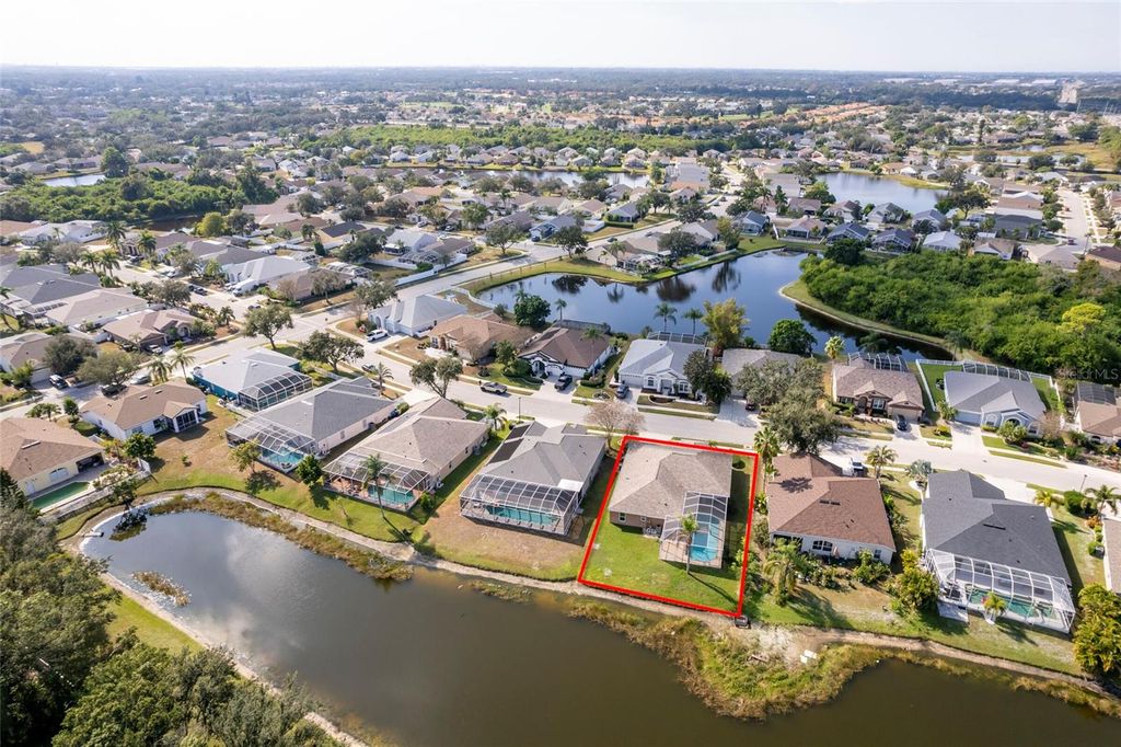 Image 8 of property listing at 4423 USEPPA DRIVE, Bradenton, FL 34203