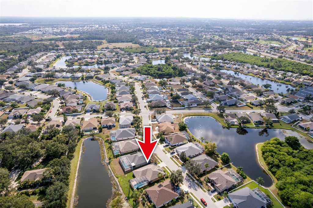 Image 9 of property listing at 4423 USEPPA DRIVE, Bradenton, FL 34203