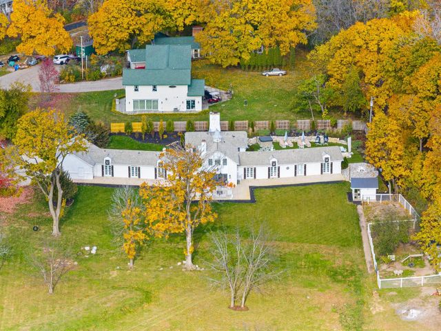 N1702 Durand LANE, Lake Geneva, WI 53147