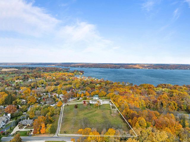 N1702 Durand LANE, Lake Geneva, WI 53147