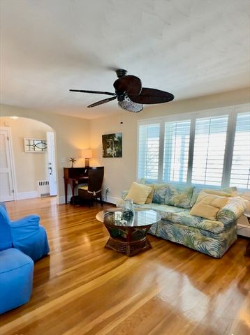 88 Revere St, Hull, MA 02045