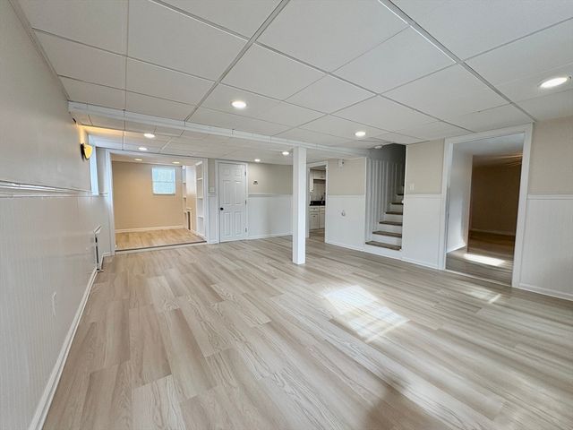 88 Revere St, Hull, MA 02045