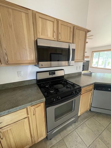 16691 Oakridge Place, La Pine, OR 97739