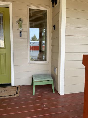 16691 Oakridge Place, La Pine, OR 97739