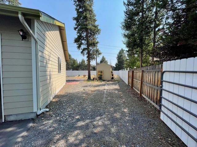 16691 Oakridge Place, La Pine, OR 97739
