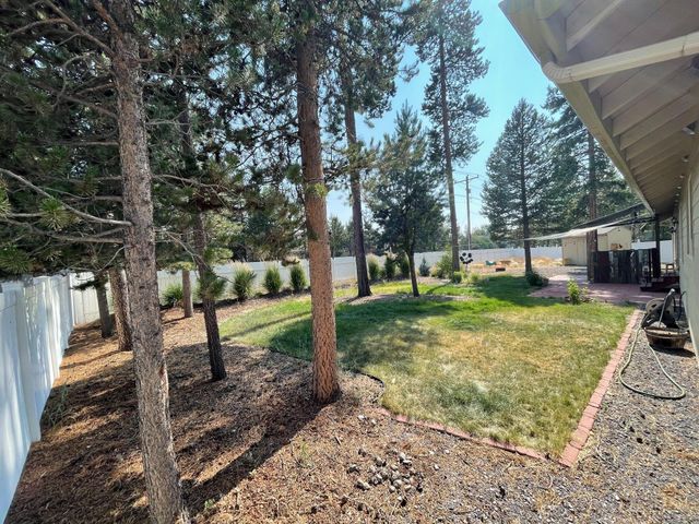 16691 Oakridge Place, La Pine, OR 97739