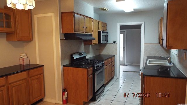 7329 Leading Oaks, Live Oak, TX 78233