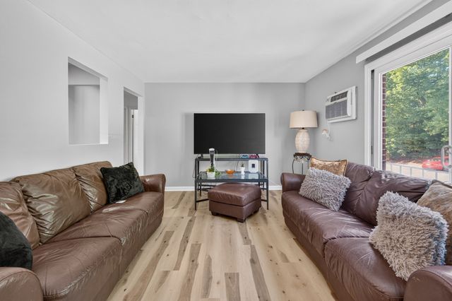 386 Great Rd A8, Acton, MA 01720