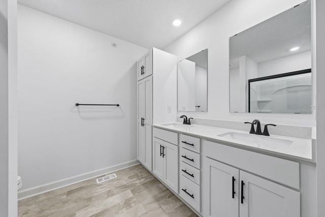 10531 Harbor Lane N, Maple Grove, MN 55369