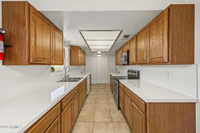 12034 N 29TH Street, Phoenix, AZ 85028
