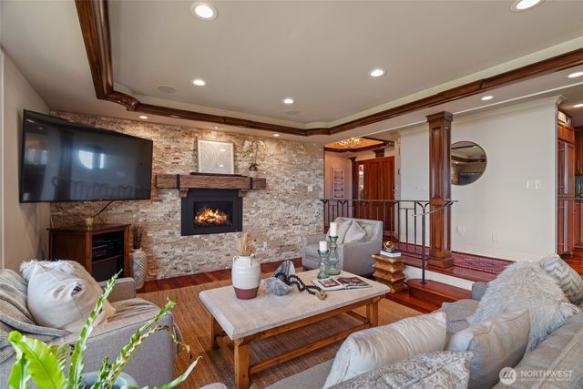 8723 Talbot Road, Edmonds, WA 98026