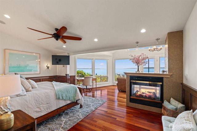 8723 Talbot Road, Edmonds, WA 98026