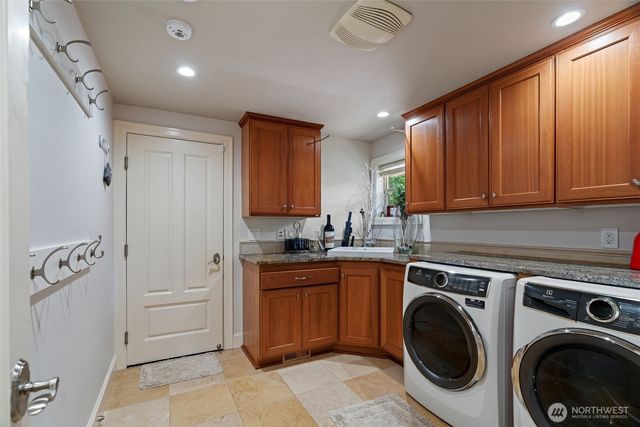 8723 Talbot Road, Edmonds, WA 98026