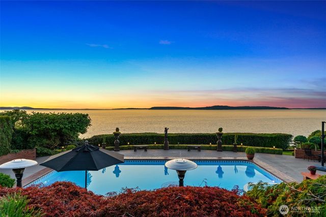 8723 Talbot Road, Edmonds, WA 98026
