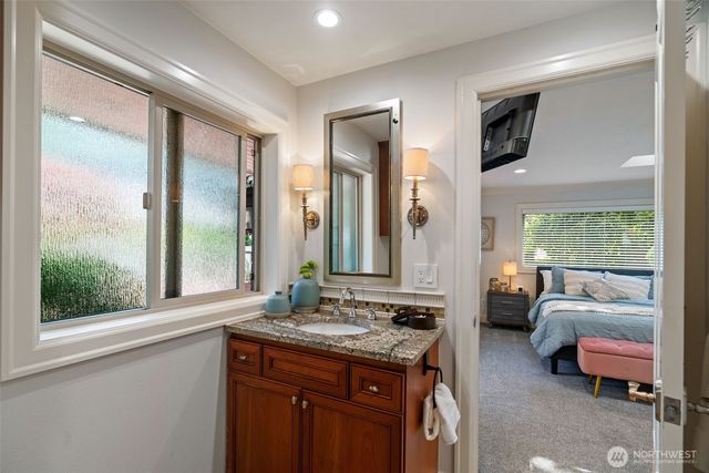 8723 Talbot Road, Edmonds, WA 98026