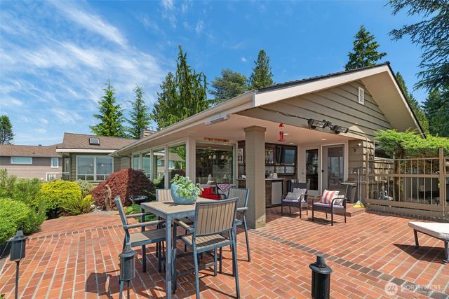 8723 Talbot Road, Edmonds, WA 98026