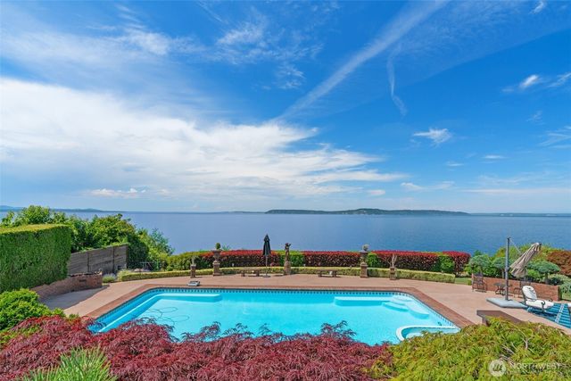 8723 Talbot Road, Edmonds, WA 98026