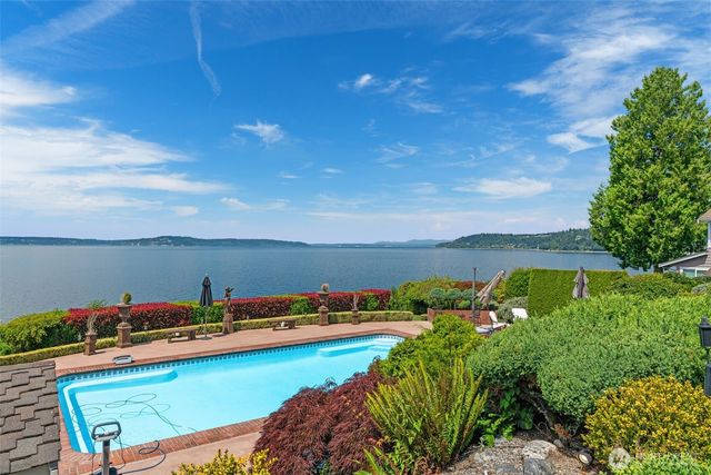 8723 Talbot Road, Edmonds, WA 98026
