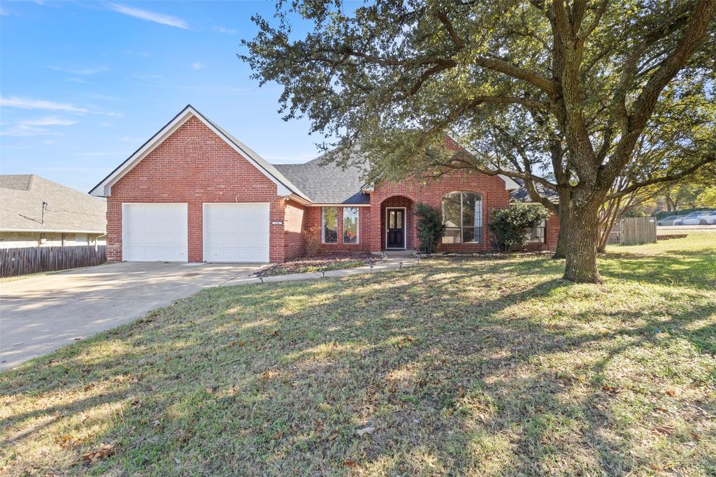 100 NE Mcalister Road, Burleson, TX 76028