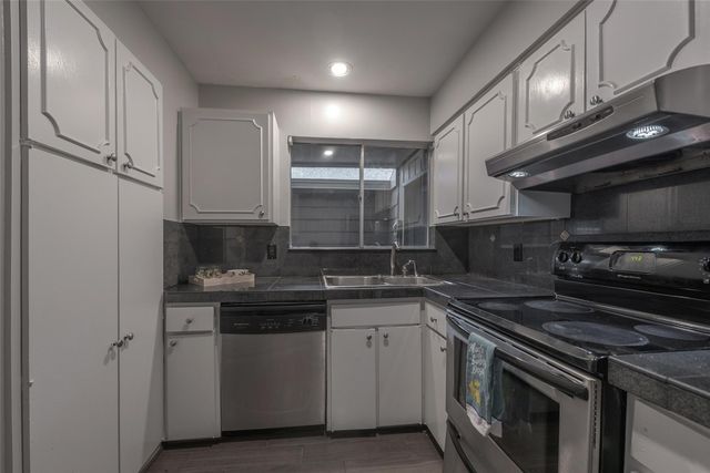 2511 Marilee Lane 1, Houston, TX 77057
