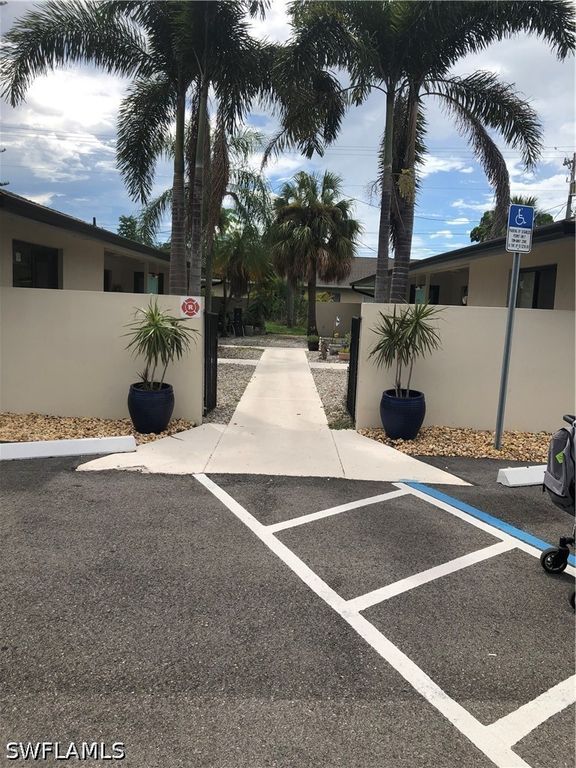 3318 Del Prado BLVD S, Cape Coral, FL 33904