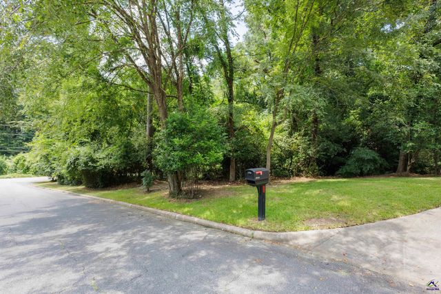 1485 lone oak Drive, Macon, GA 31211