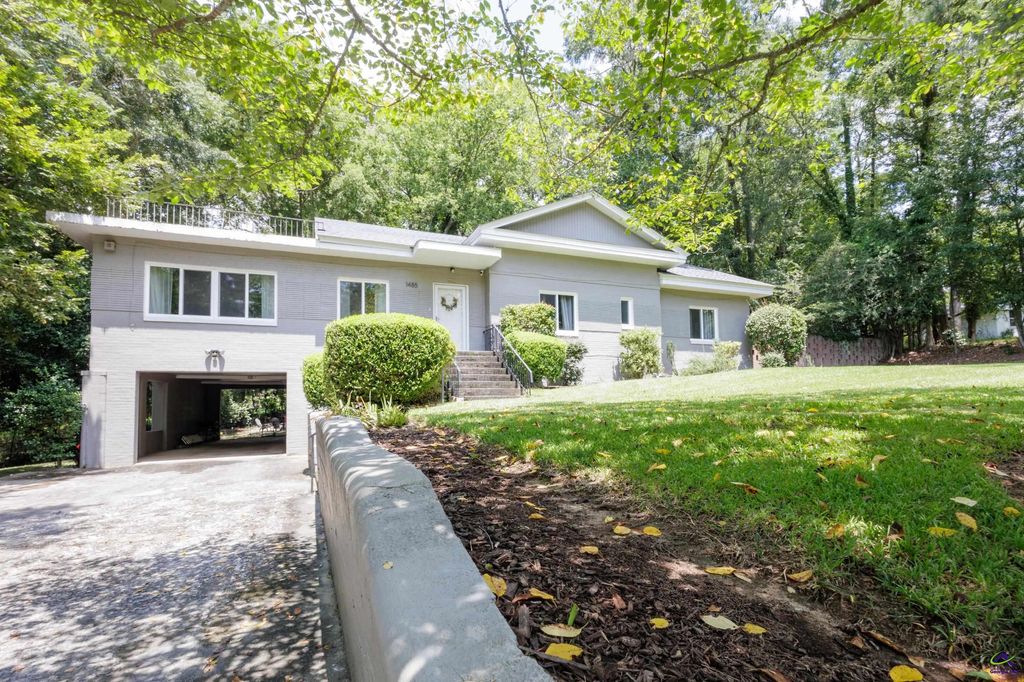 1485 lone oak Drive, Macon, GA 31211