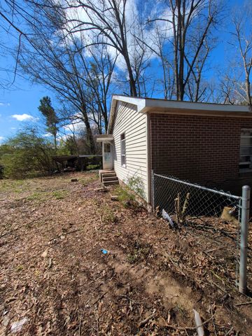 71 Oakwood Ln, Tullahoma, TN 37388