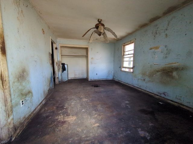 71 Oakwood Ln, Tullahoma, TN 37388