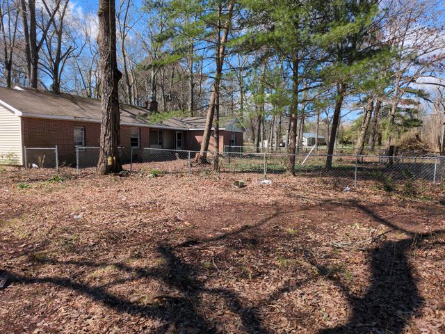 71 Oakwood Ln, Tullahoma, TN 37388