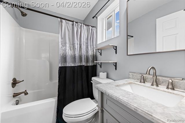 623 Columbia Street, Algonac, MI 48001