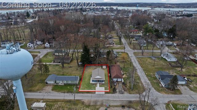 623 Columbia Street, Algonac, MI 48001