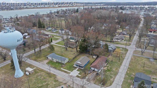 623 Columbia Street, Algonac, MI 48001