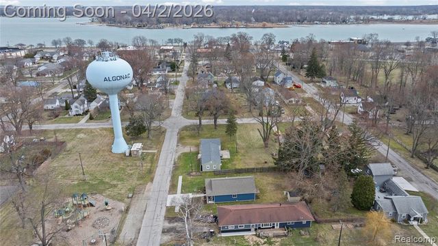 623 Columbia Street, Algonac, MI 48001