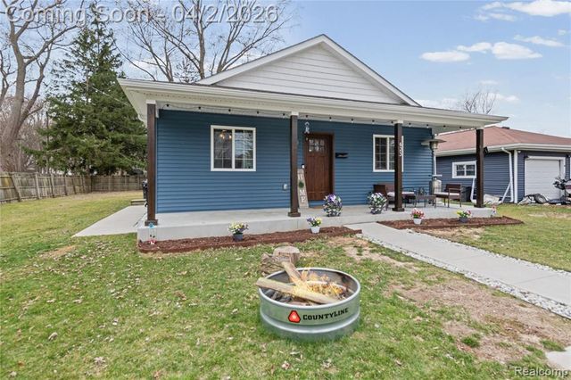 623 Columbia Street, Algonac, MI 48001