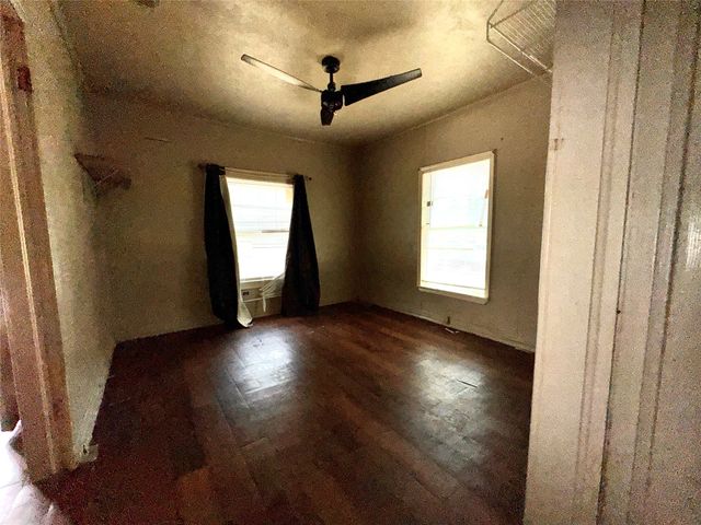 127 Blevins Street, Fort Worth, TX 76111