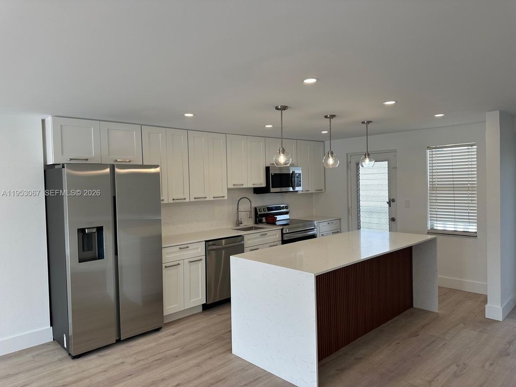 505 E Dania Beach Blvd 4-3J, Dania Beach, FL 33004