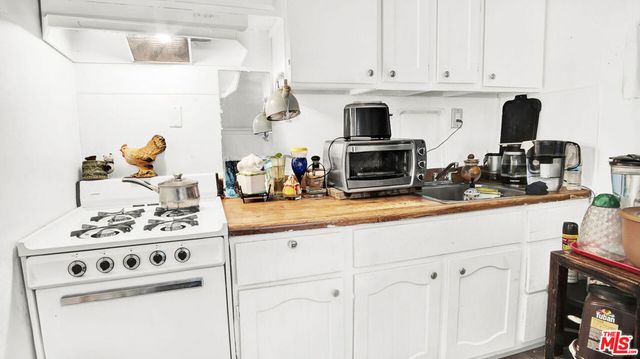 644 N Serrano Avenue, Los Angeles, CA 90004
